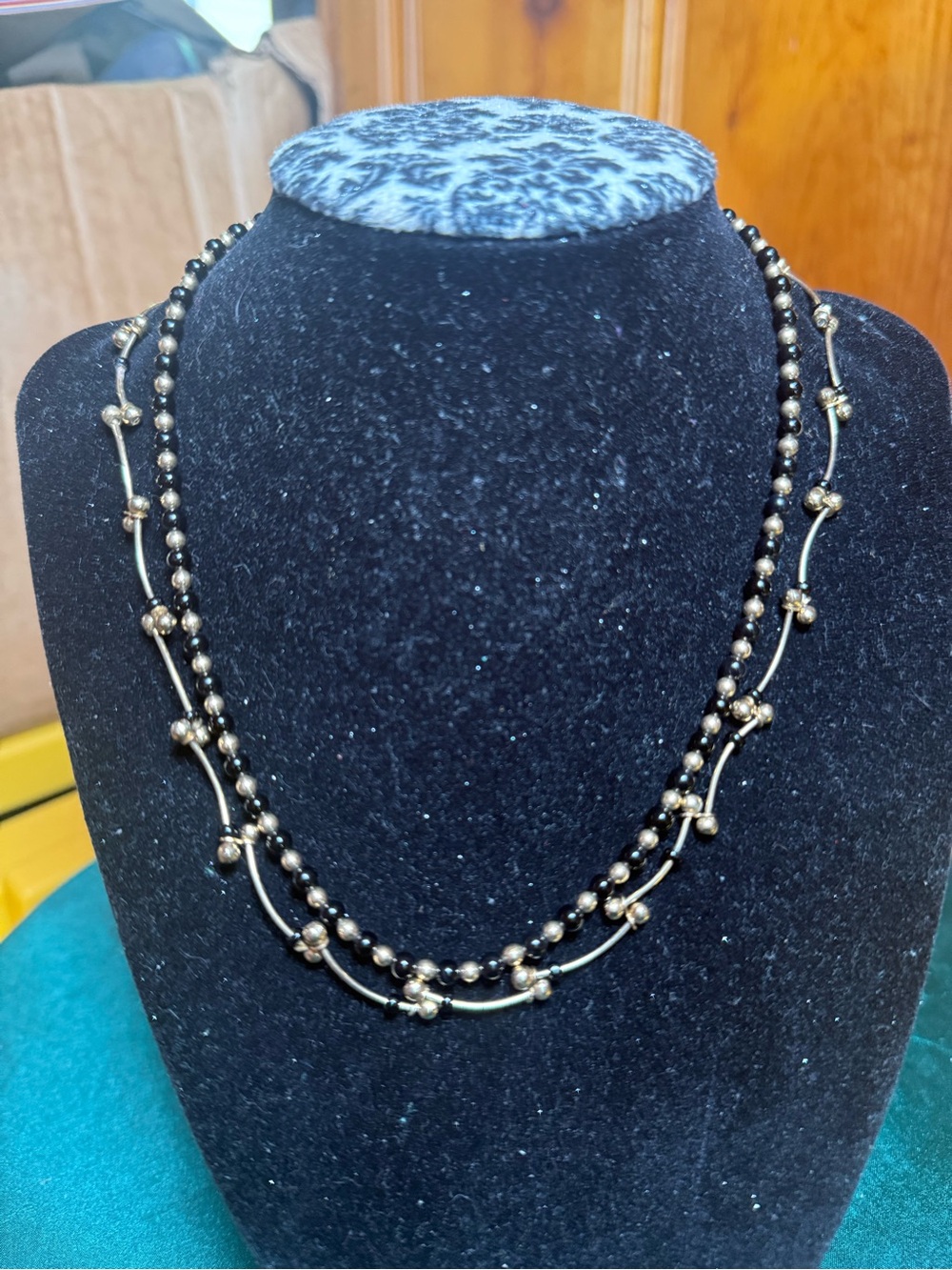 Source‎ Unknown Black and Gold Beaded Women's Necklace